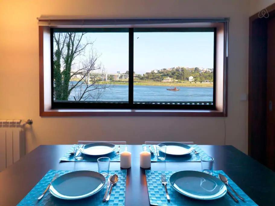 Riverfront Haven Family'S Choice With Free Garage Porto Exterior foto